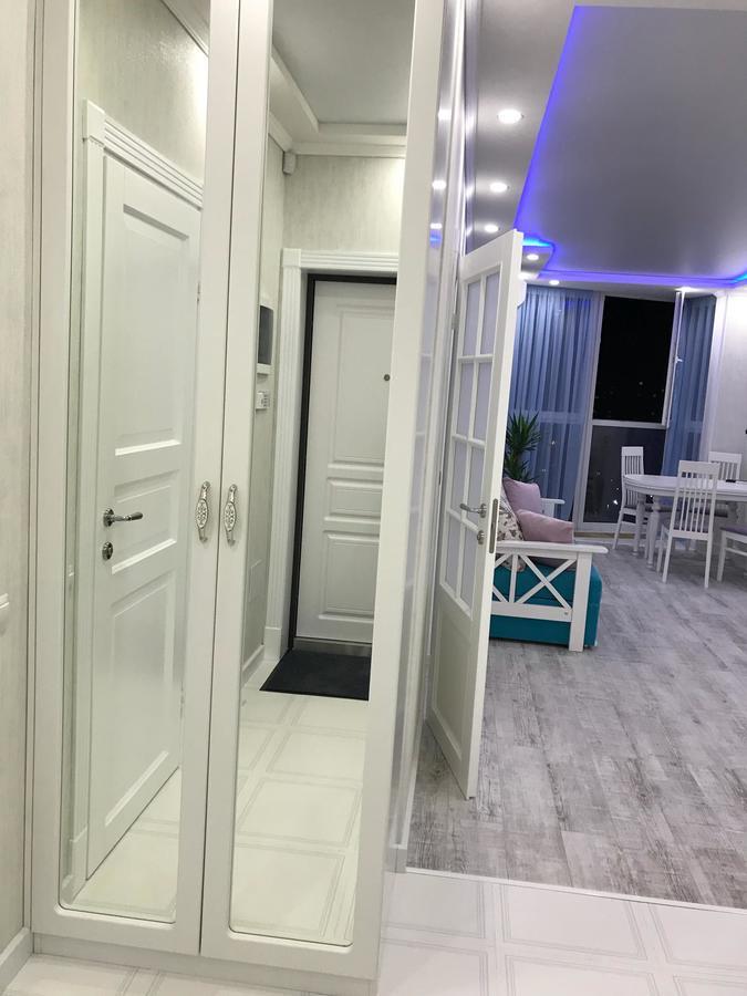 Luxe Apartment On Drahomanova Kiev Eksteriør billede